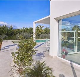 3 bedroom villa with infinity pool, jacuzzi & sauna, Castellammare del Golfo, sleeps 6